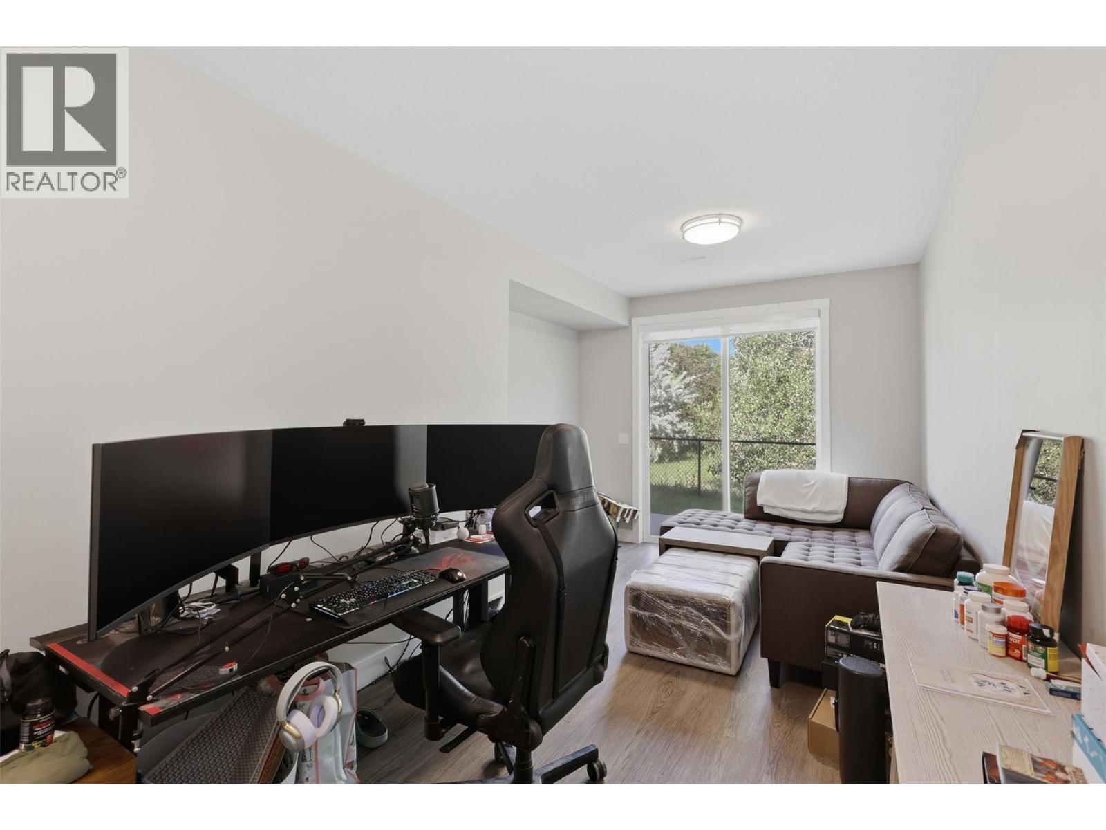 #127 200 Grand Boulevard - 35