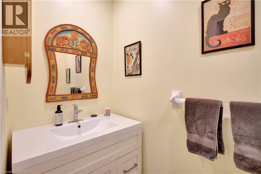 #6 120 BEDDOE Drive - 20