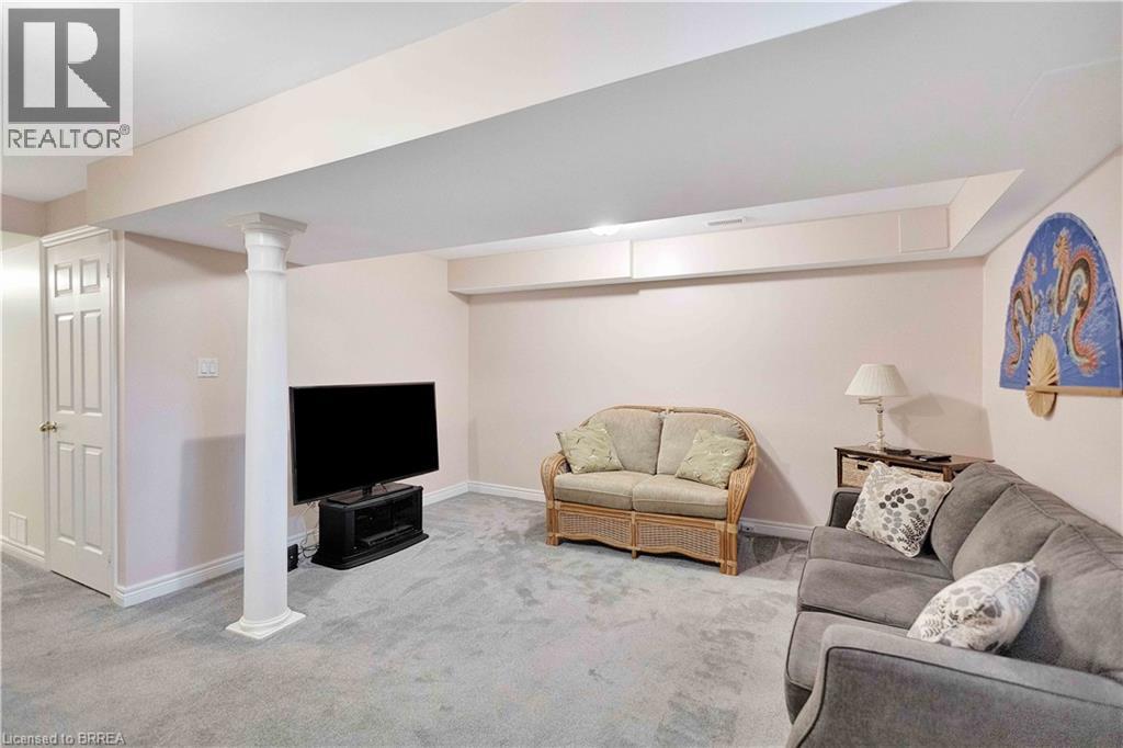 #6 120 BEDDOE Drive - 34