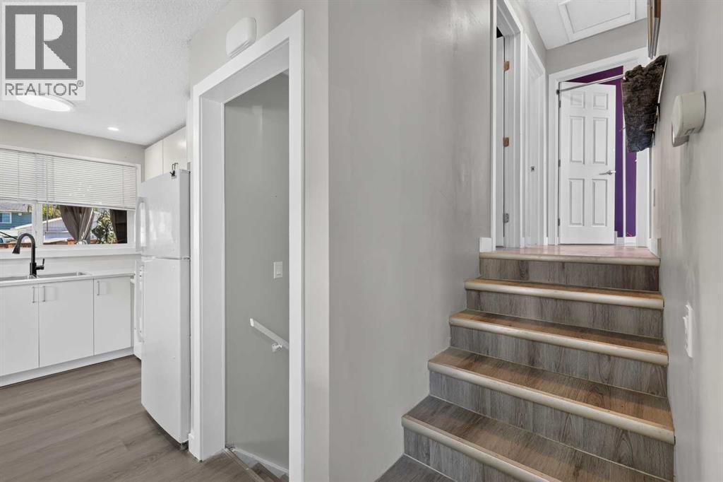 24 Penworth Crescent SE - 19
