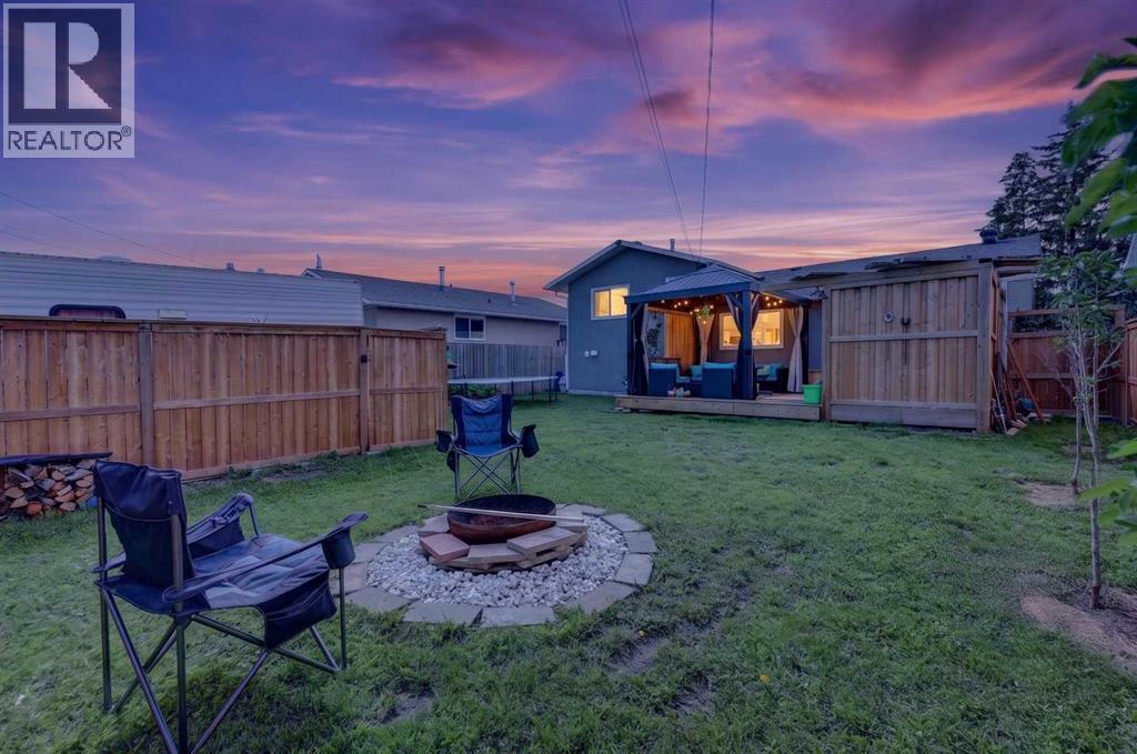 24 Penworth Crescent SE - 33