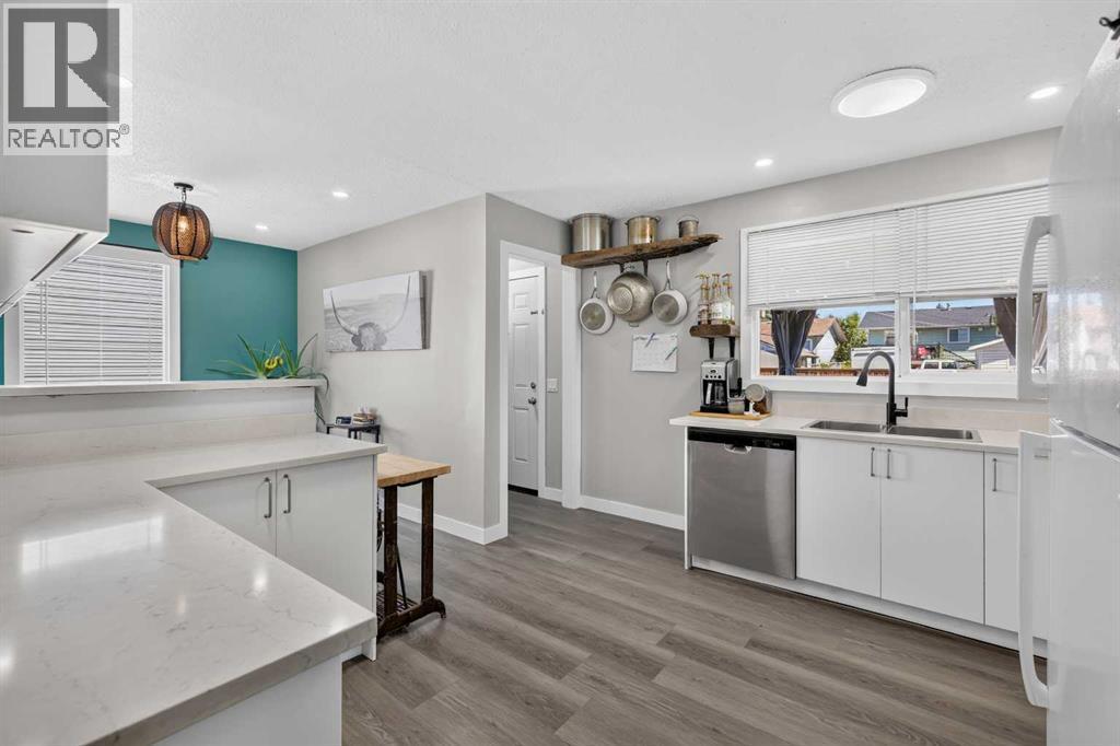 24 Penworth Crescent SE - 17