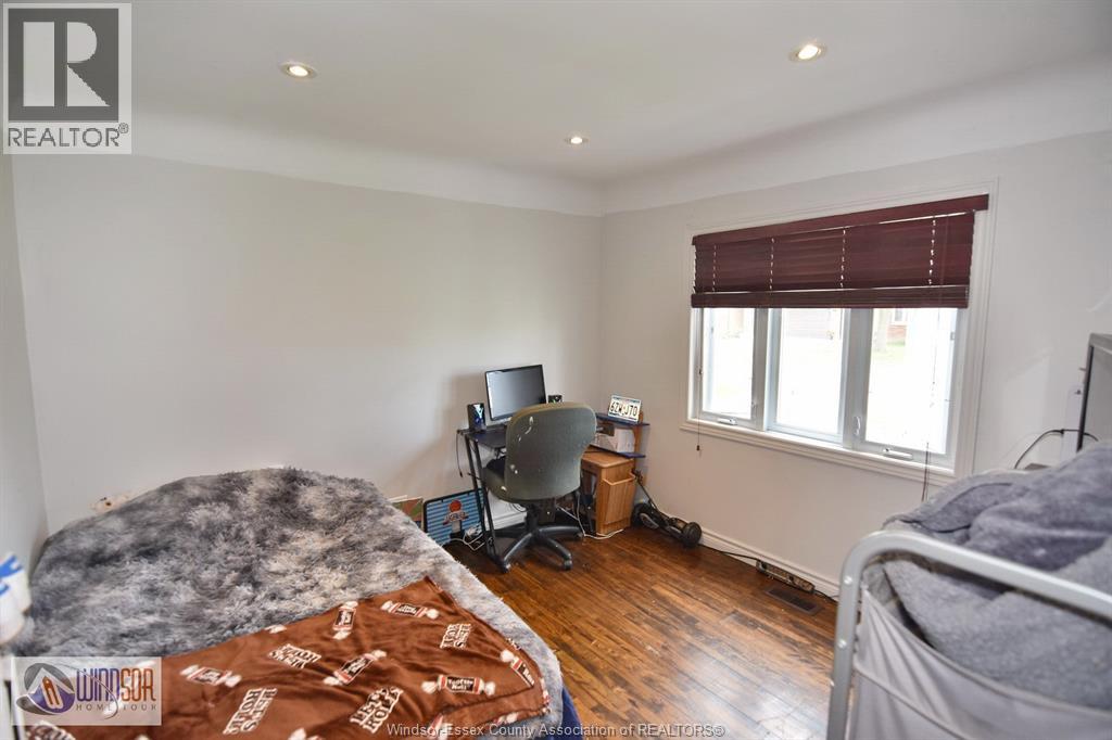 2591 MEIGHEN ROAD - 27