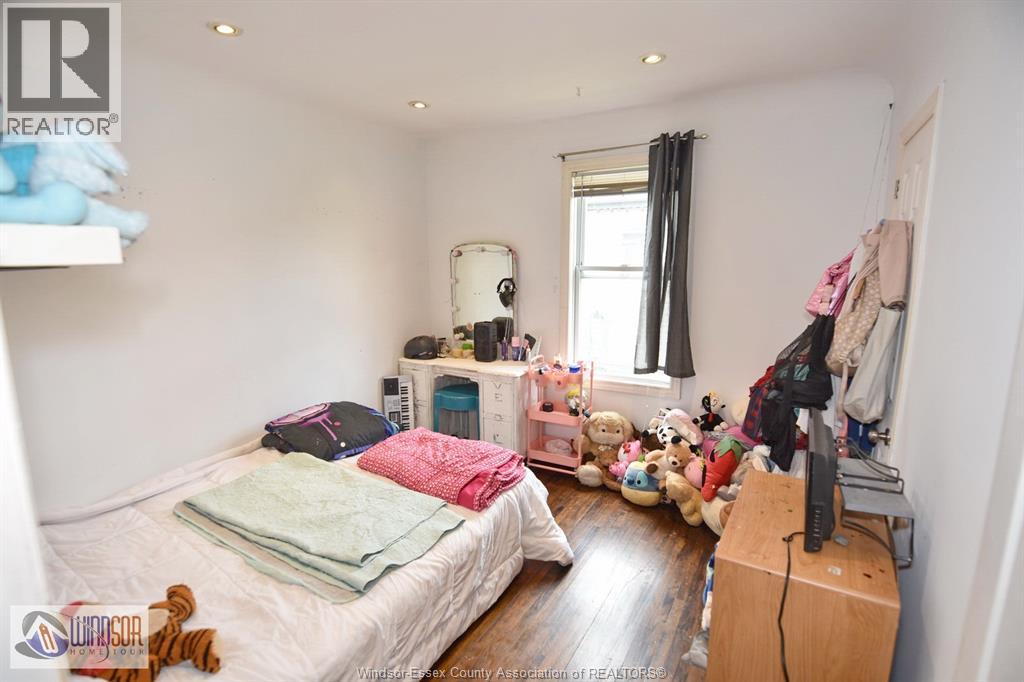 2591 MEIGHEN ROAD - 29