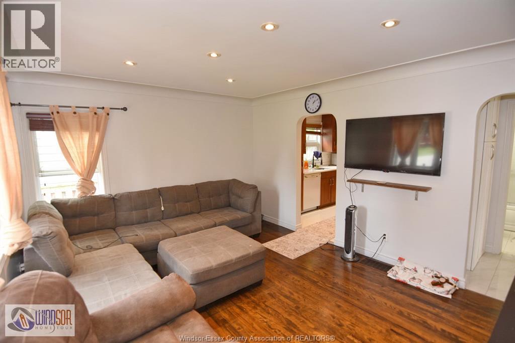 2591 MEIGHEN ROAD - 15
