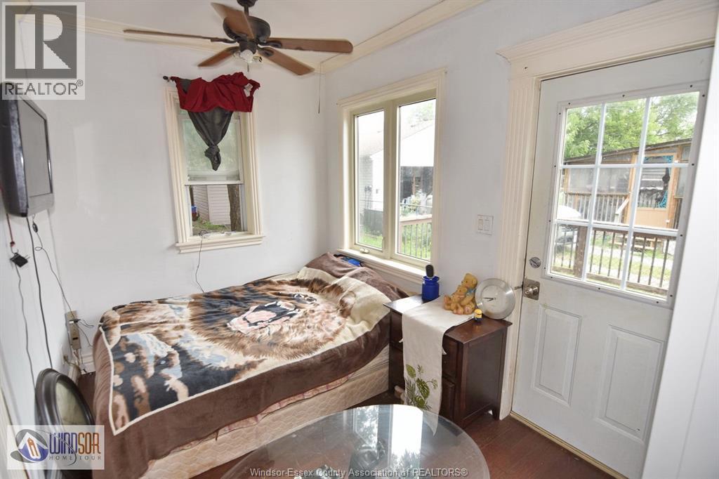 2591 MEIGHEN ROAD - 23