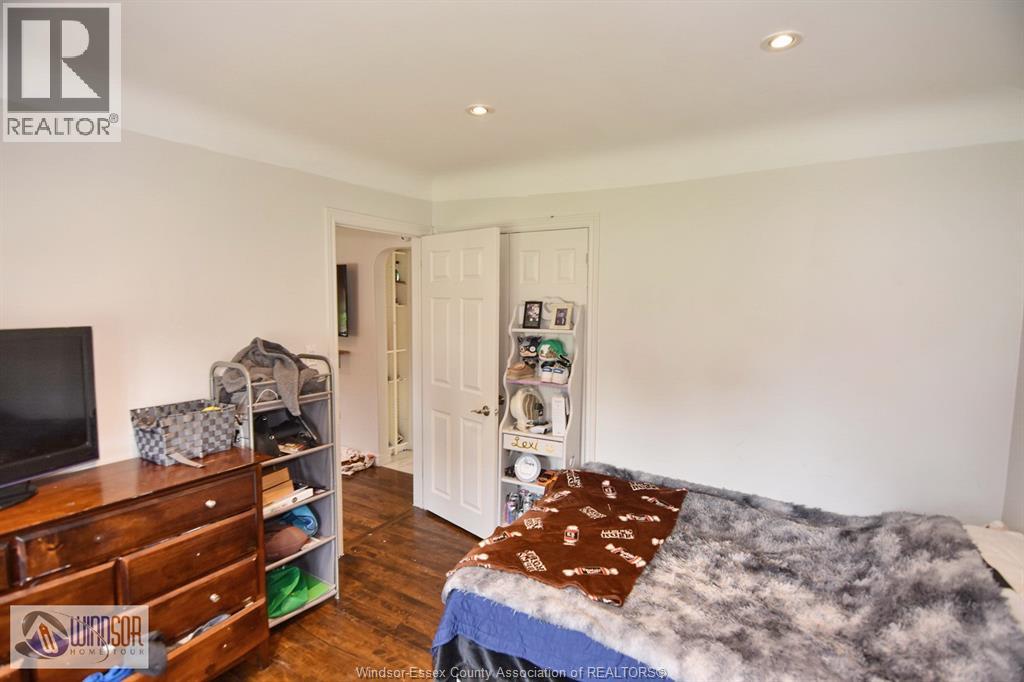 2591 MEIGHEN ROAD - 26