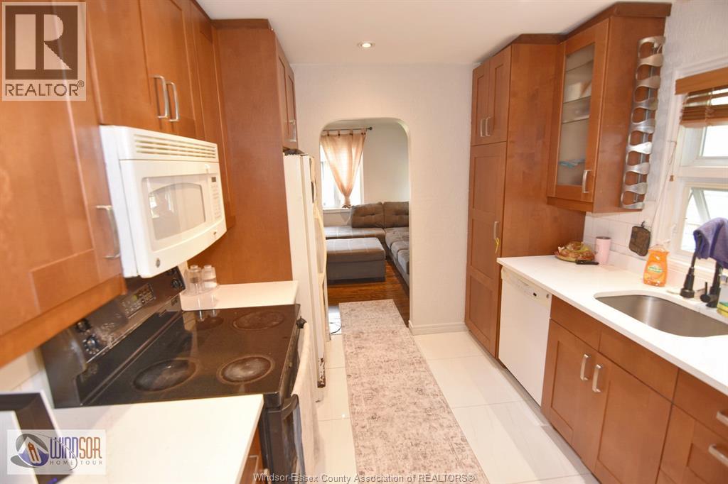 2591 MEIGHEN ROAD - 16