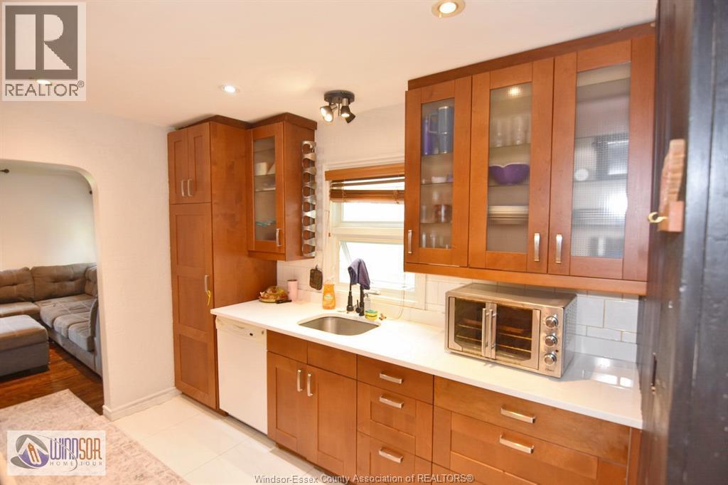 2591 MEIGHEN ROAD - 17