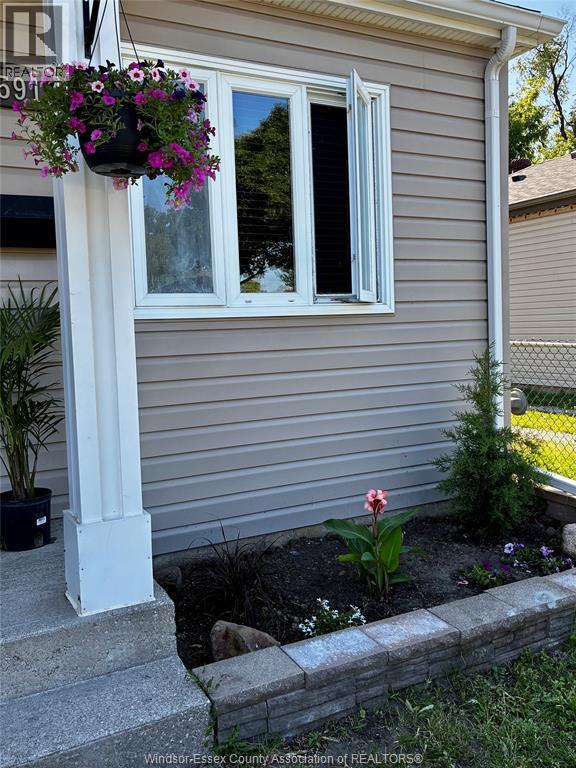 2591 MEIGHEN ROAD - 3