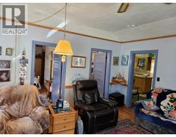 Foyer - 110 9th Avenue, Keremeos, BC V0X1N3 Photo 10