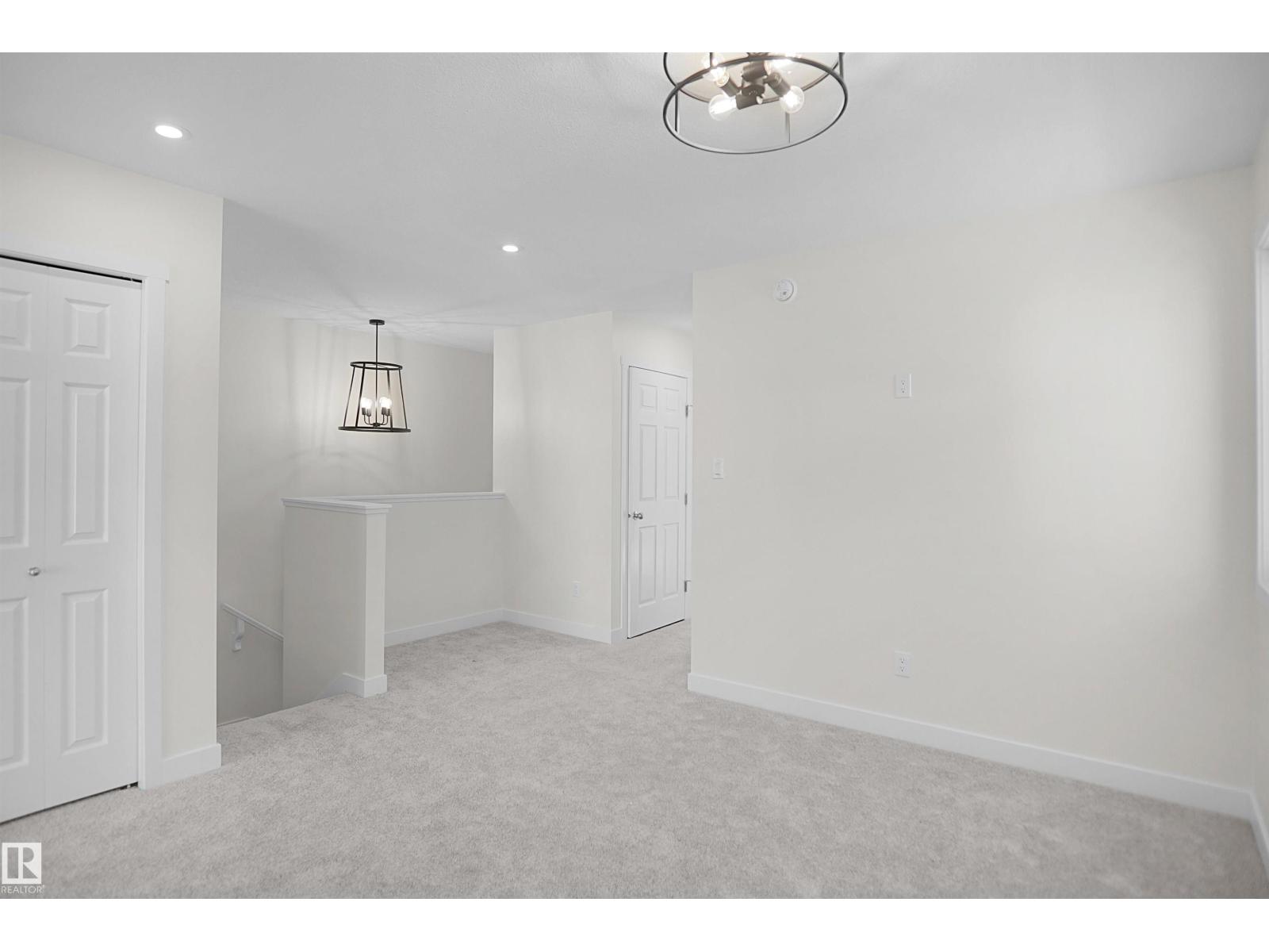19492 21 AV NW - 19