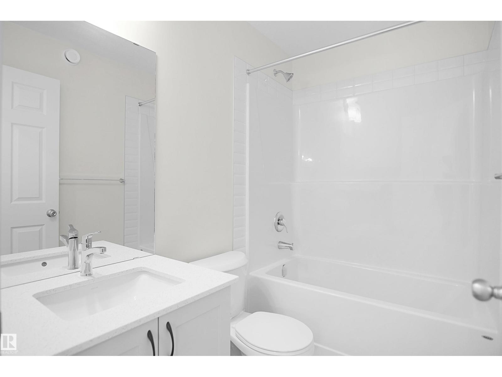 19492 21 AV NW - 29