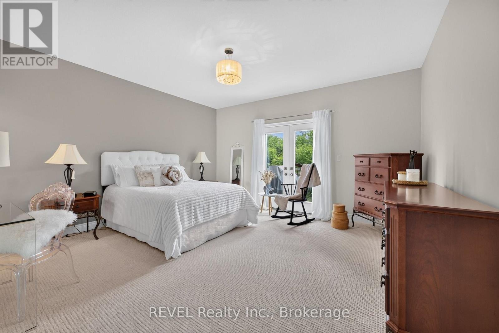 394 HUMMEL CRESCENT - 13