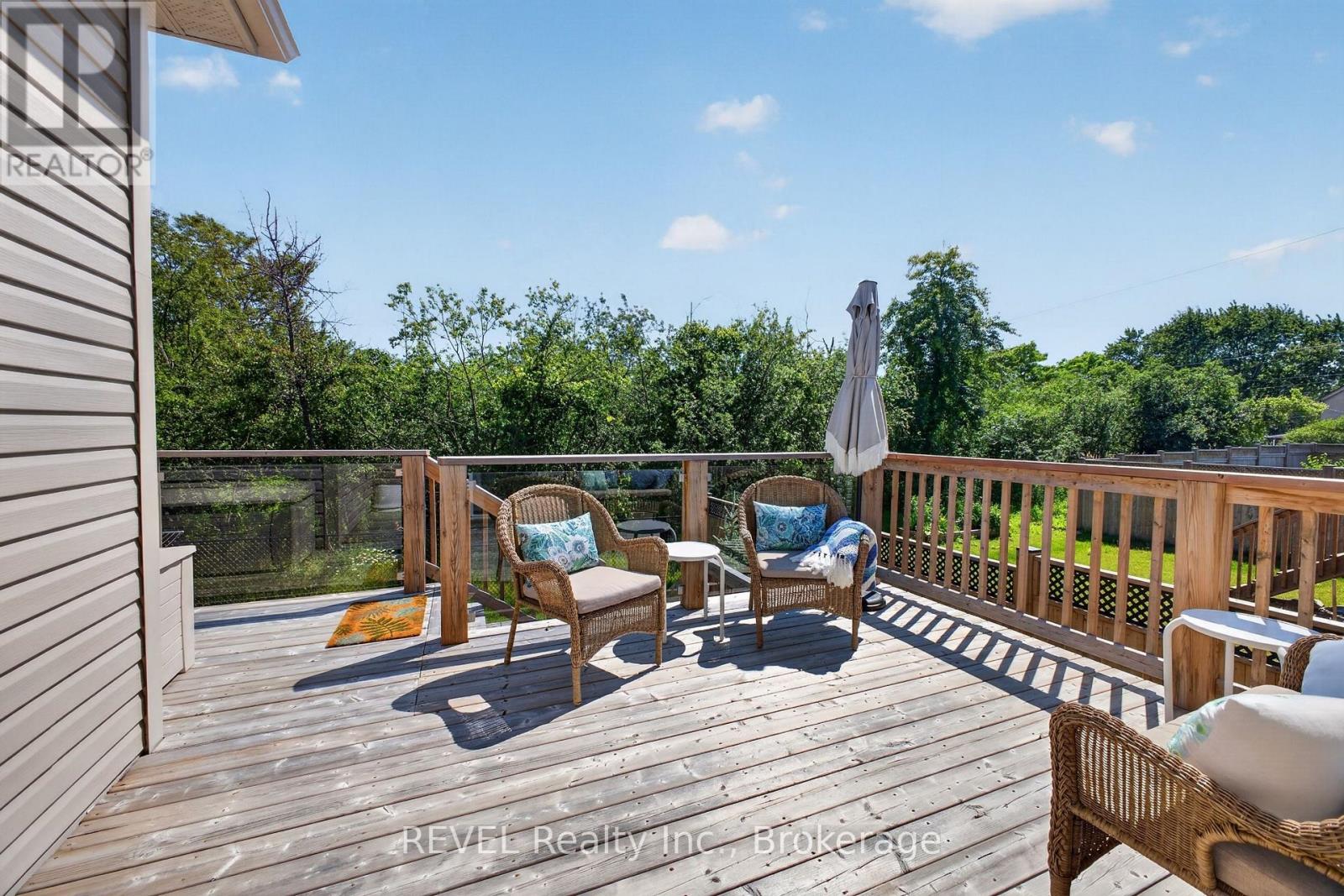 394 HUMMEL CRESCENT - 23