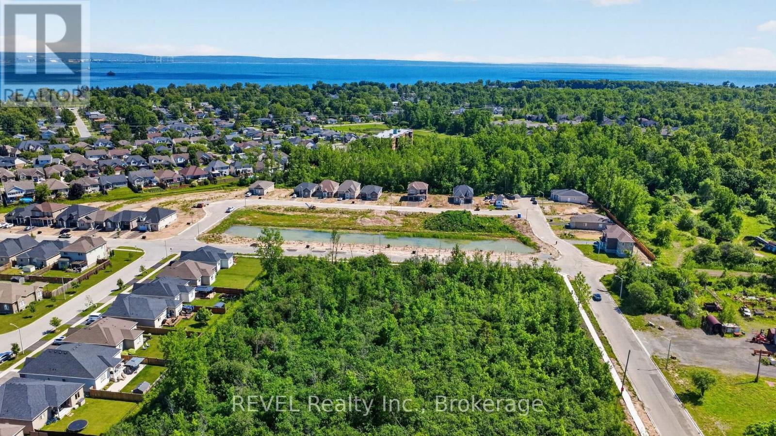 394 HUMMEL CRESCENT - 29