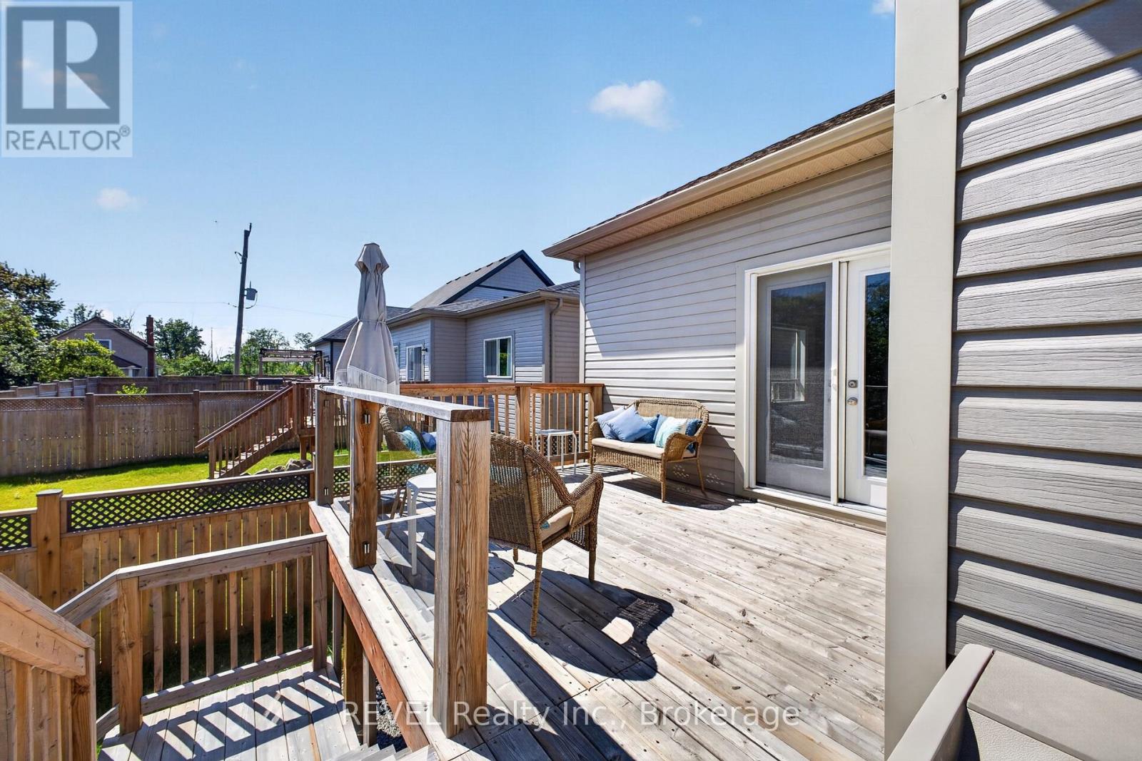 394 HUMMEL CRESCENT - 24