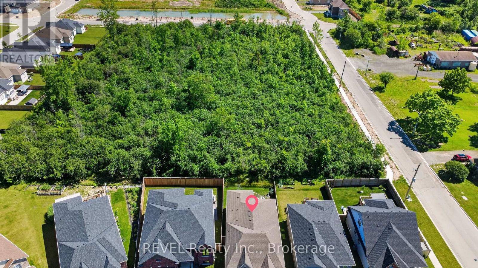 394 HUMMEL CRESCENT - 28