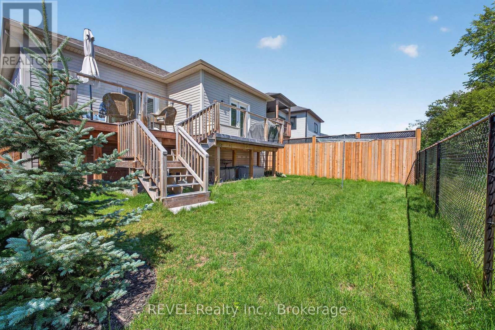 394 HUMMEL CRESCENT - 26