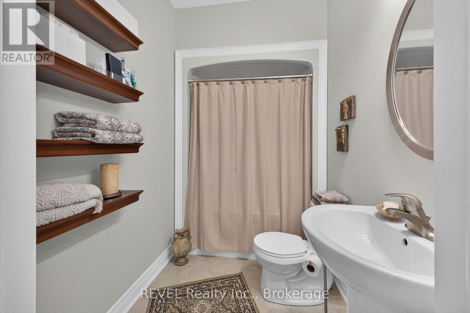 394 HUMMEL CRESCENT - 18