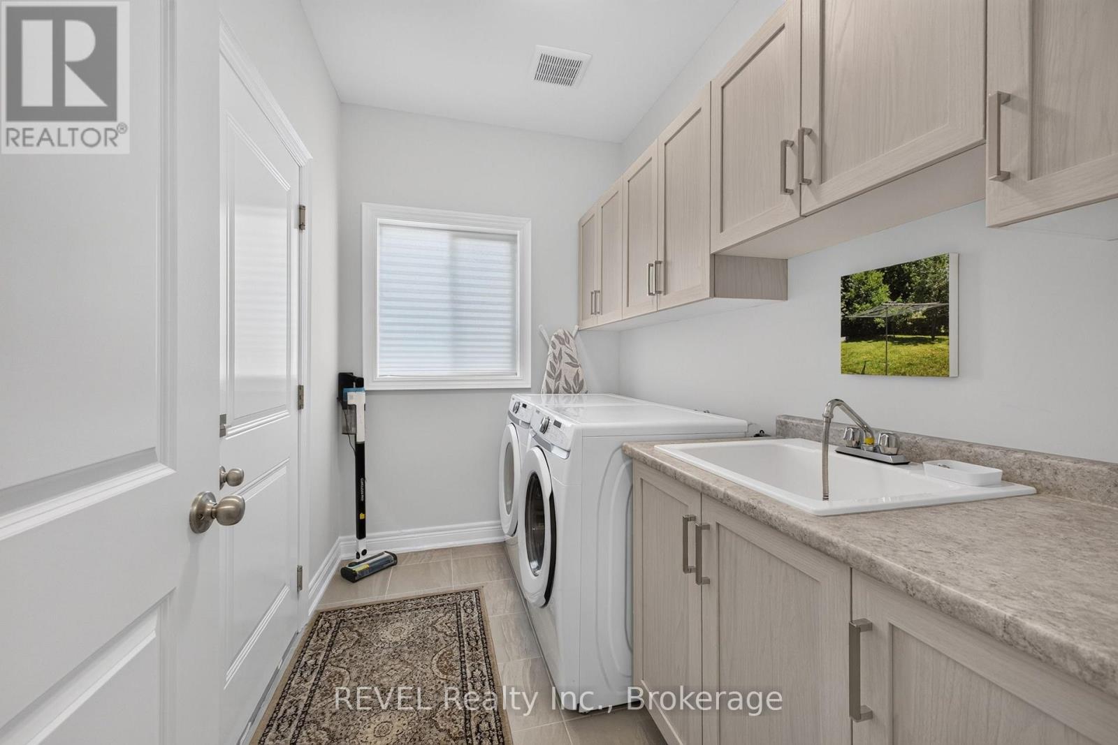 394 HUMMEL CRESCENT - 20