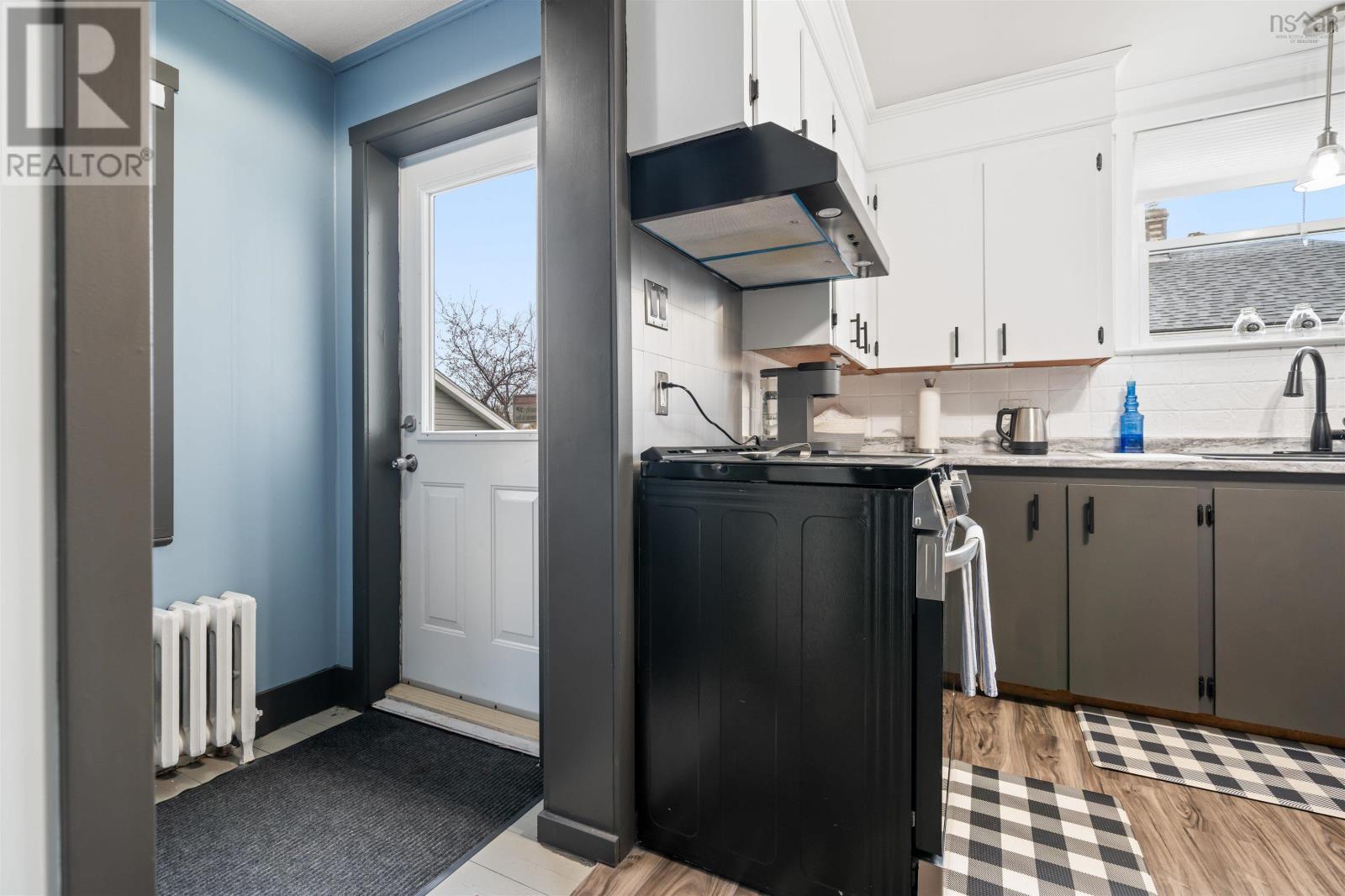 21 6th Street - 15