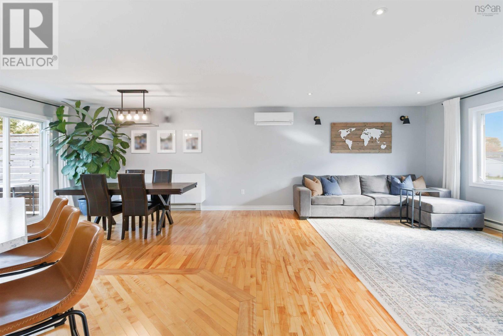 Property 24 of 48 of 9 Ascot Way