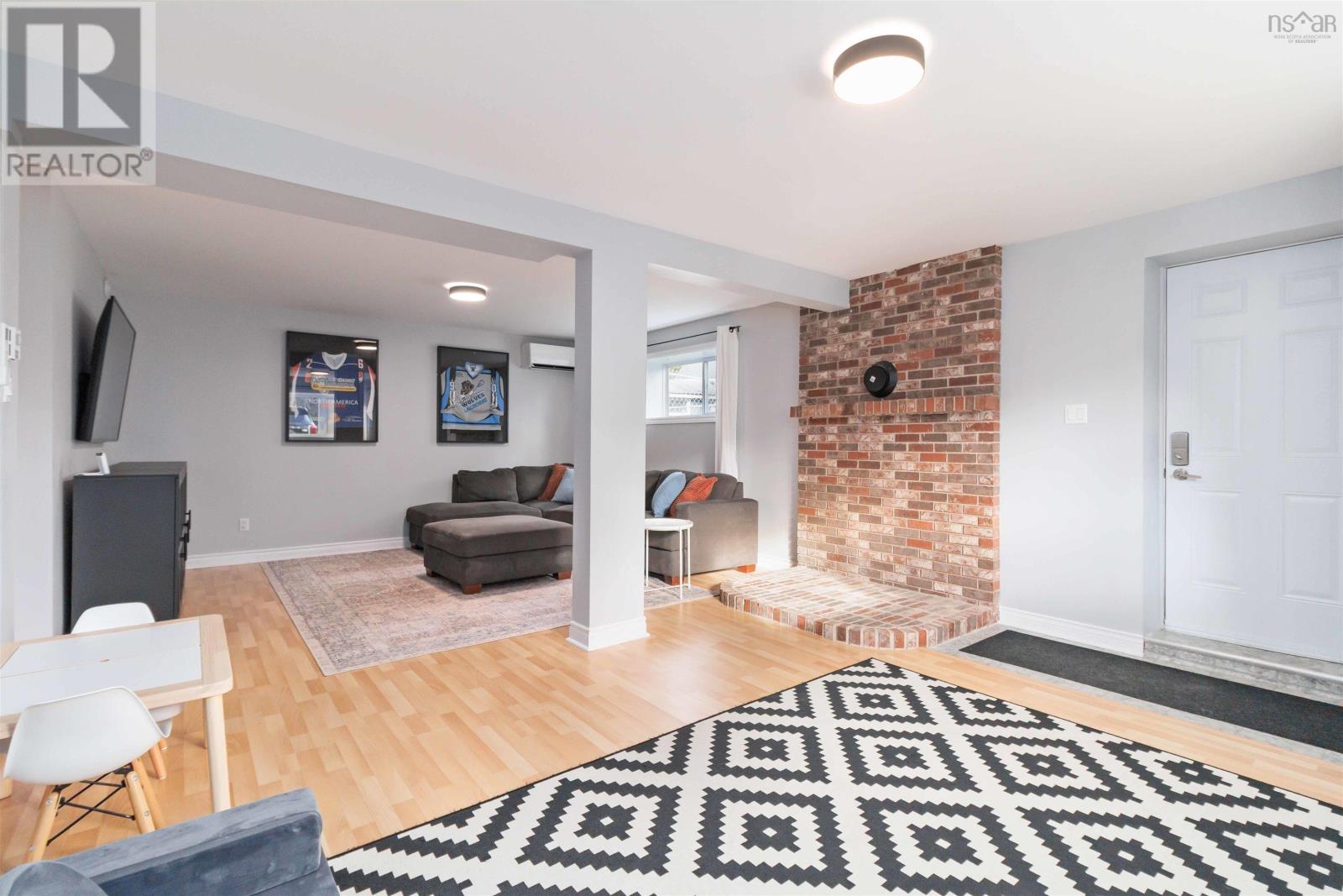 Property 34 of 48 of 9 Ascot Way