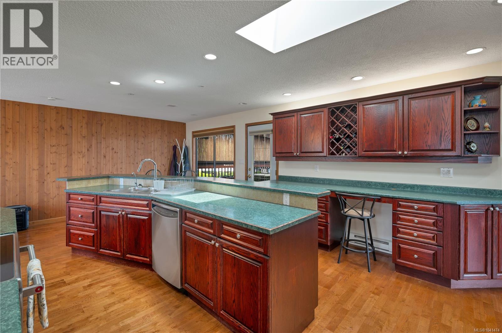 541 Alder St S - 11
