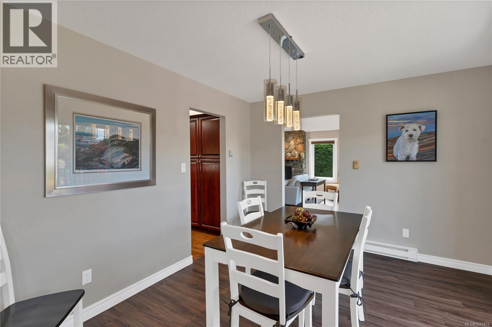541 Alder St S - 17