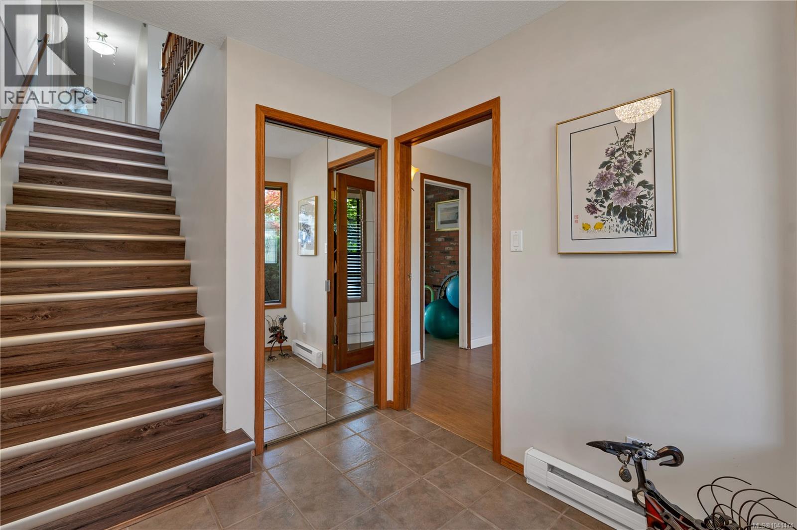 541 Alder St S - 36