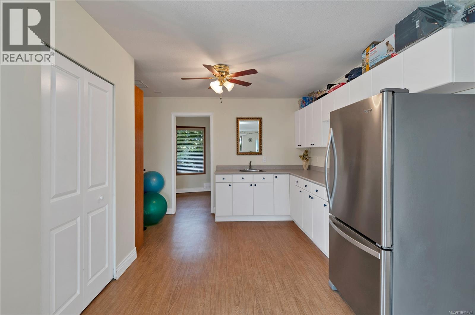 541 Alder St S - 41