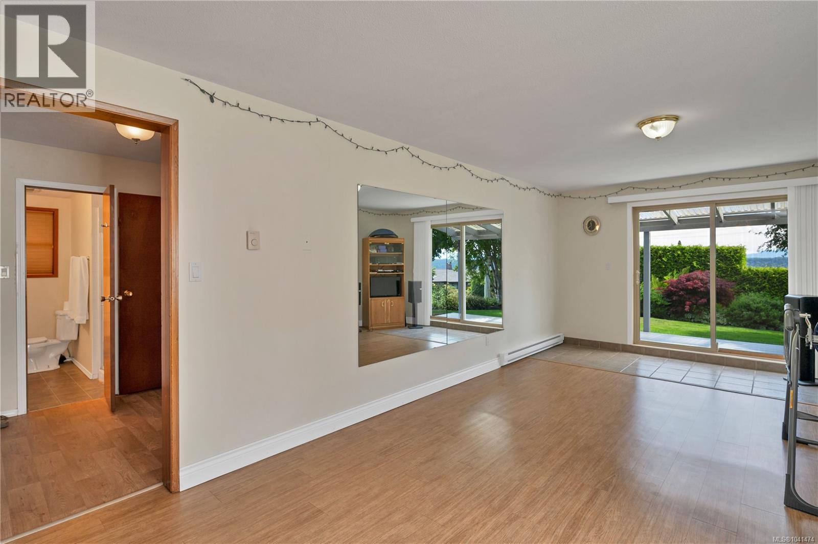 541 Alder St S - 44