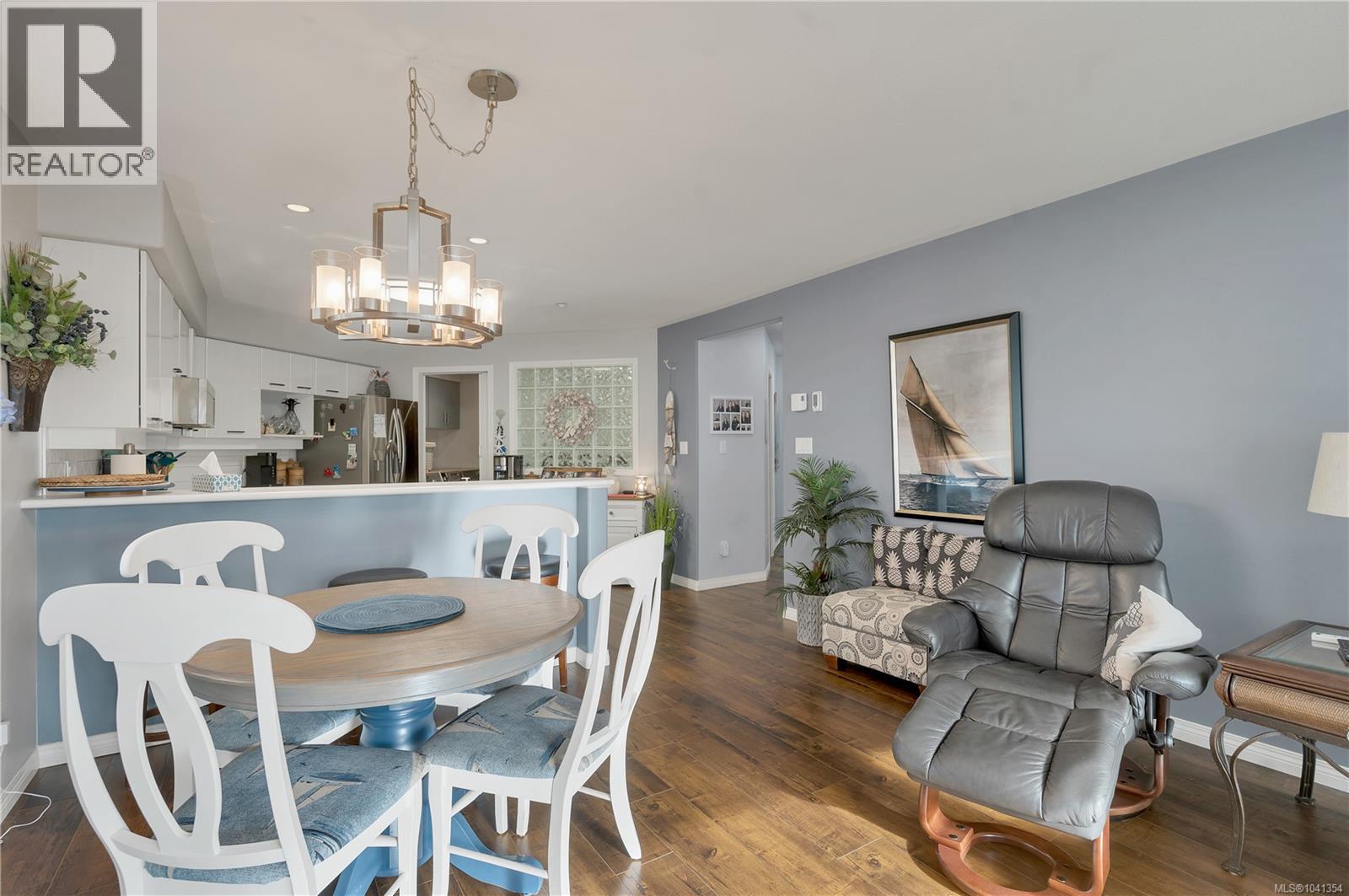 #105 350 Island Hwy S - 4