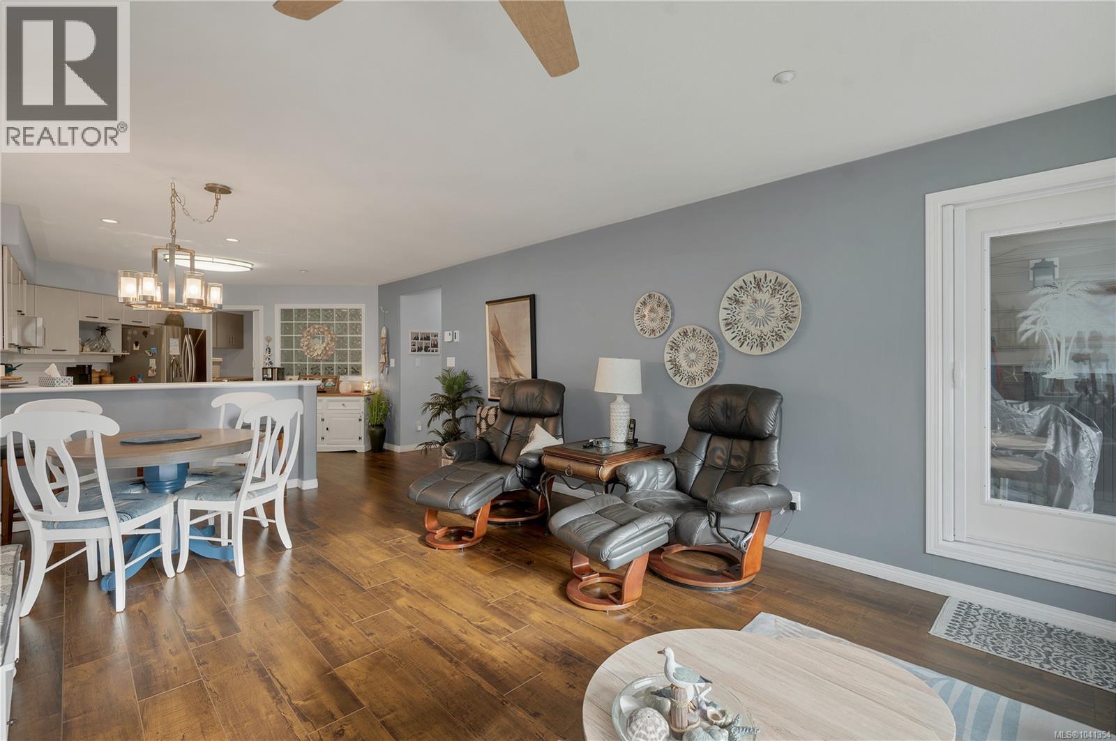 #105 350 Island Hwy S - 6