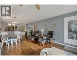 Primary Bedroom - 105 350 Island Hwy S, Campbell River, BC V9W1A5 Photo 6