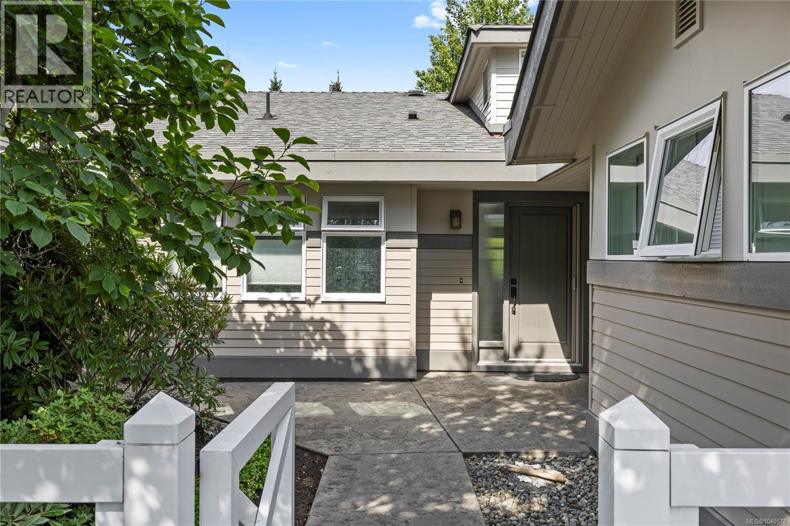 #12 500 Corfield St S - 13