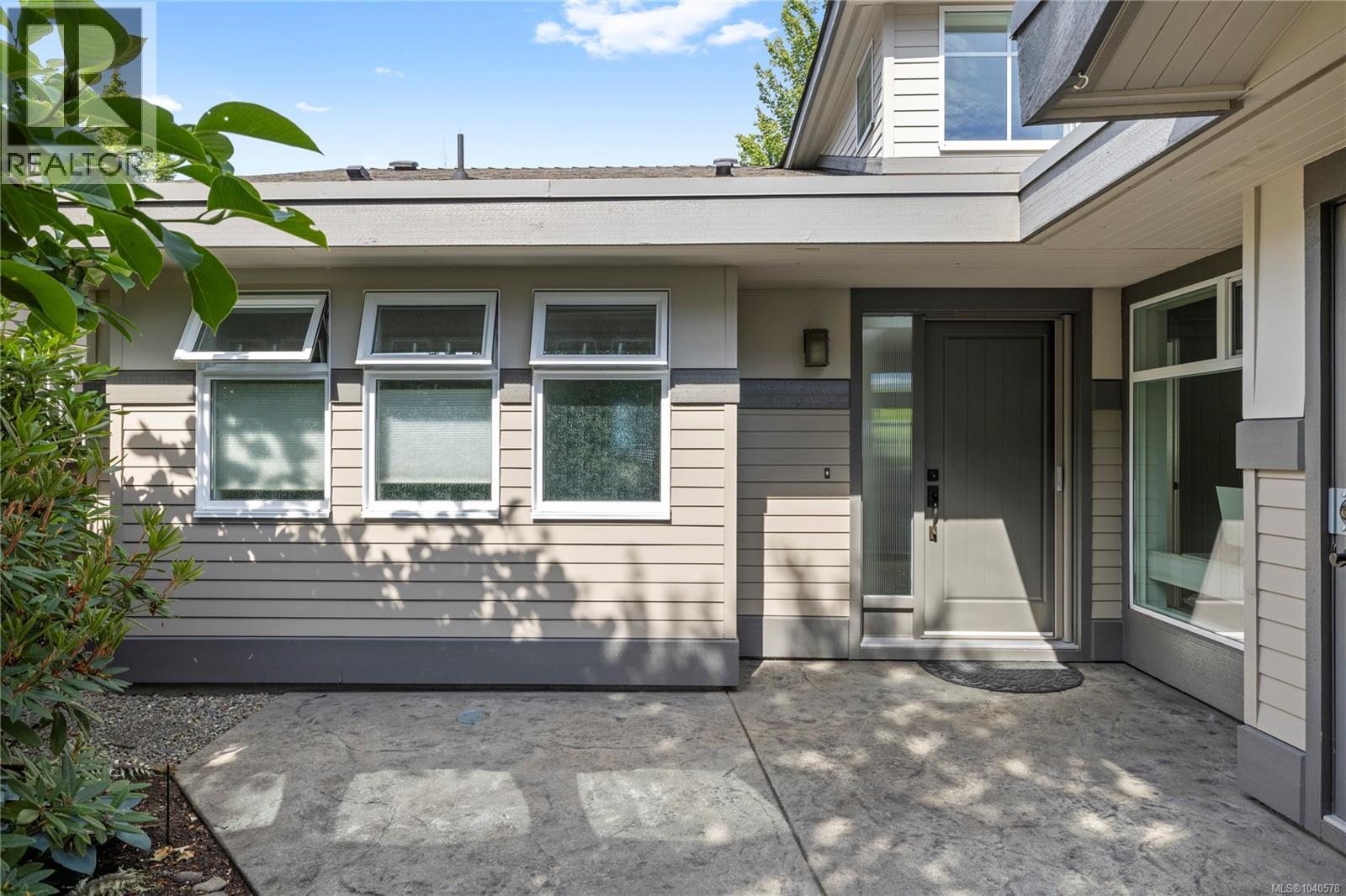 #12 500 Corfield St S - 14