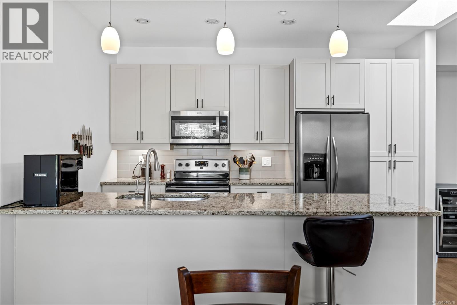 #12 500 Corfield St S - 24