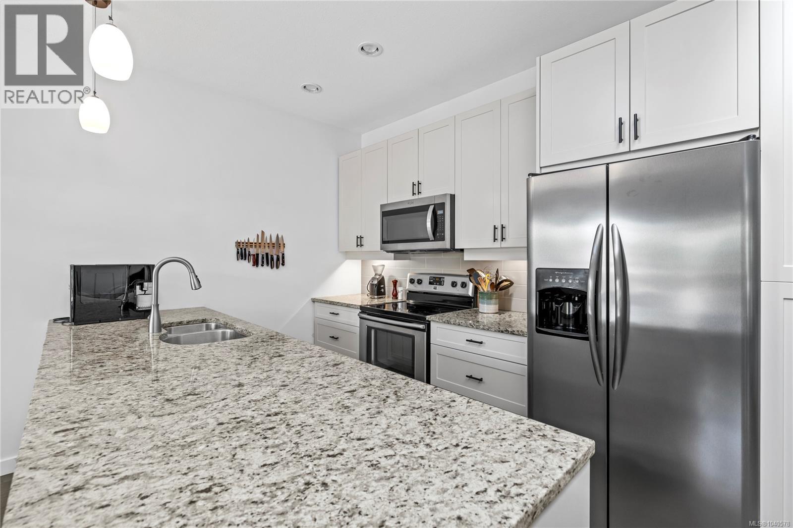#12 500 Corfield St S - 27