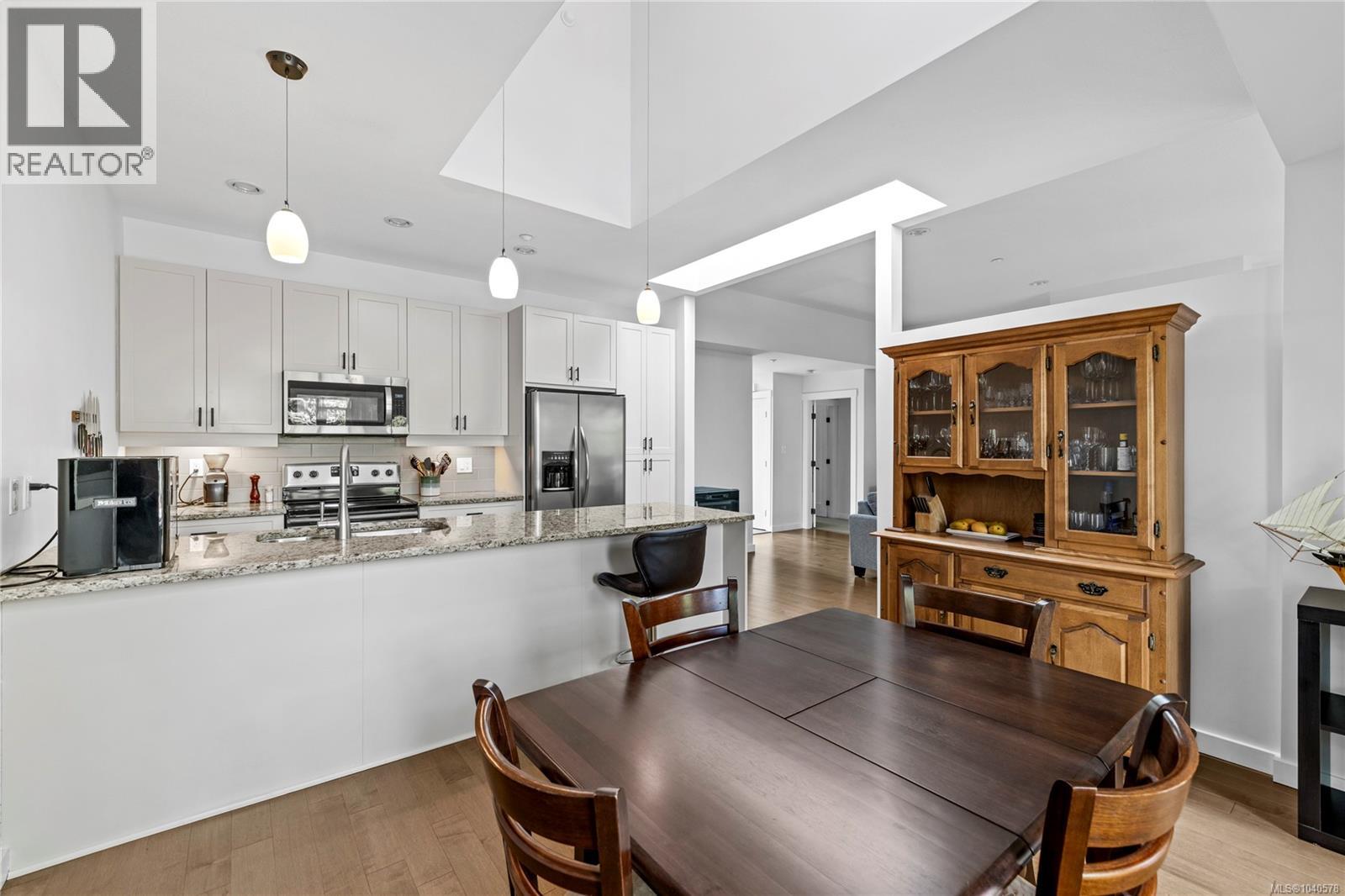 #12 500 Corfield St S - 30