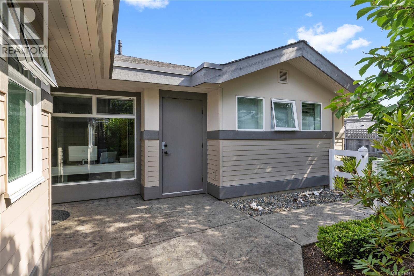 #12 500 Corfield St S - 51
