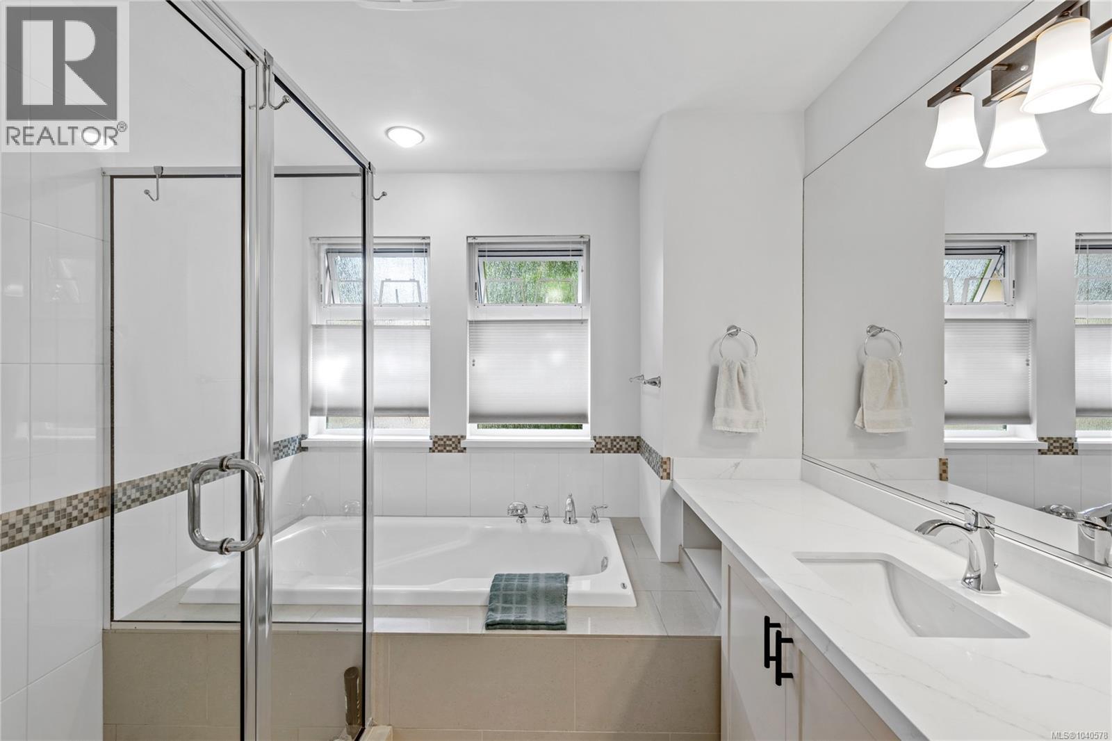 #12 500 Corfield St S - 6