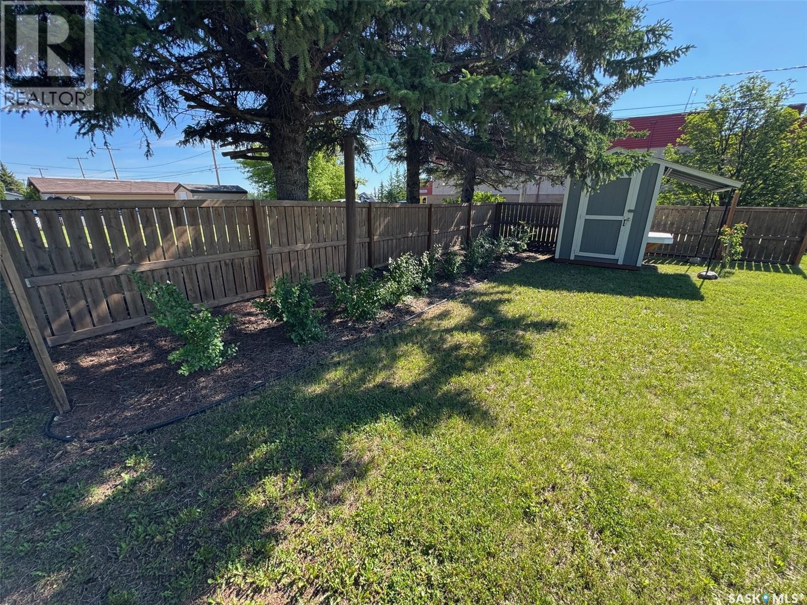 409 3rd AVENUE N - photo 3