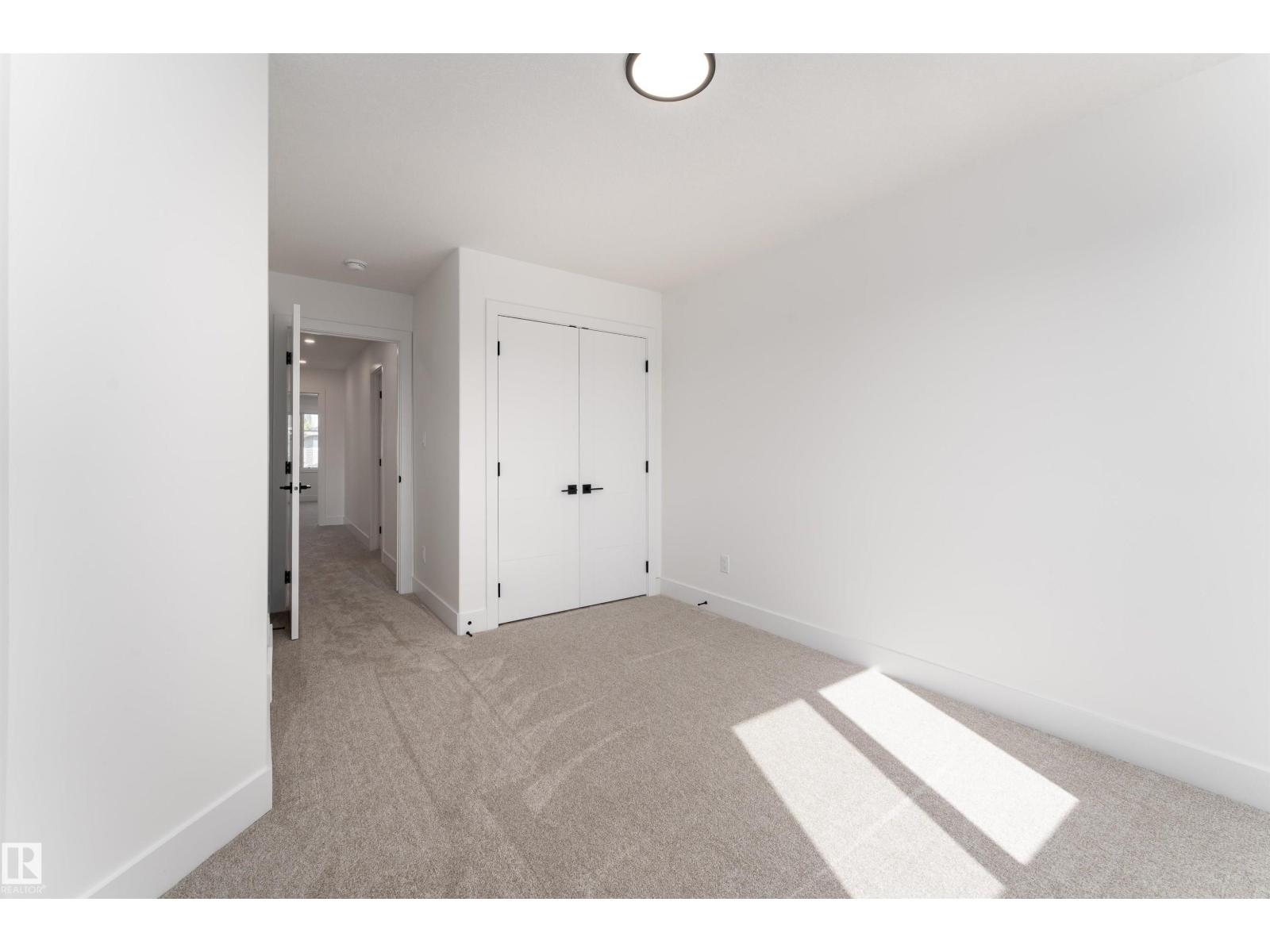 533 Robinson BV — photo 21