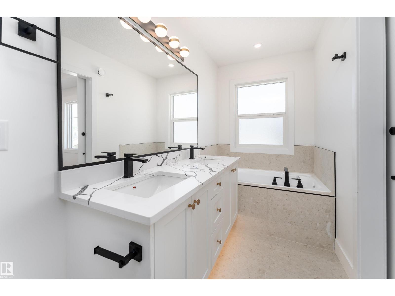 533 Robinson BV — photo 26
