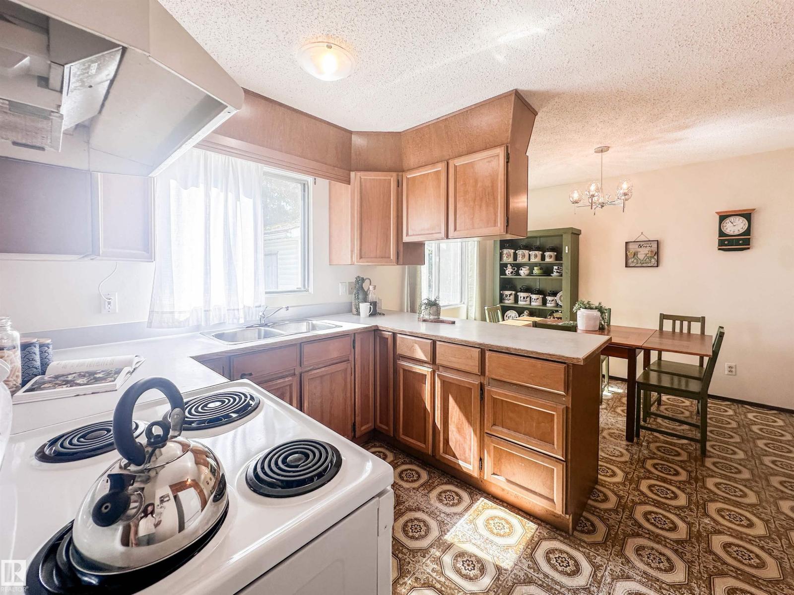1 FOREST DR — photo 16