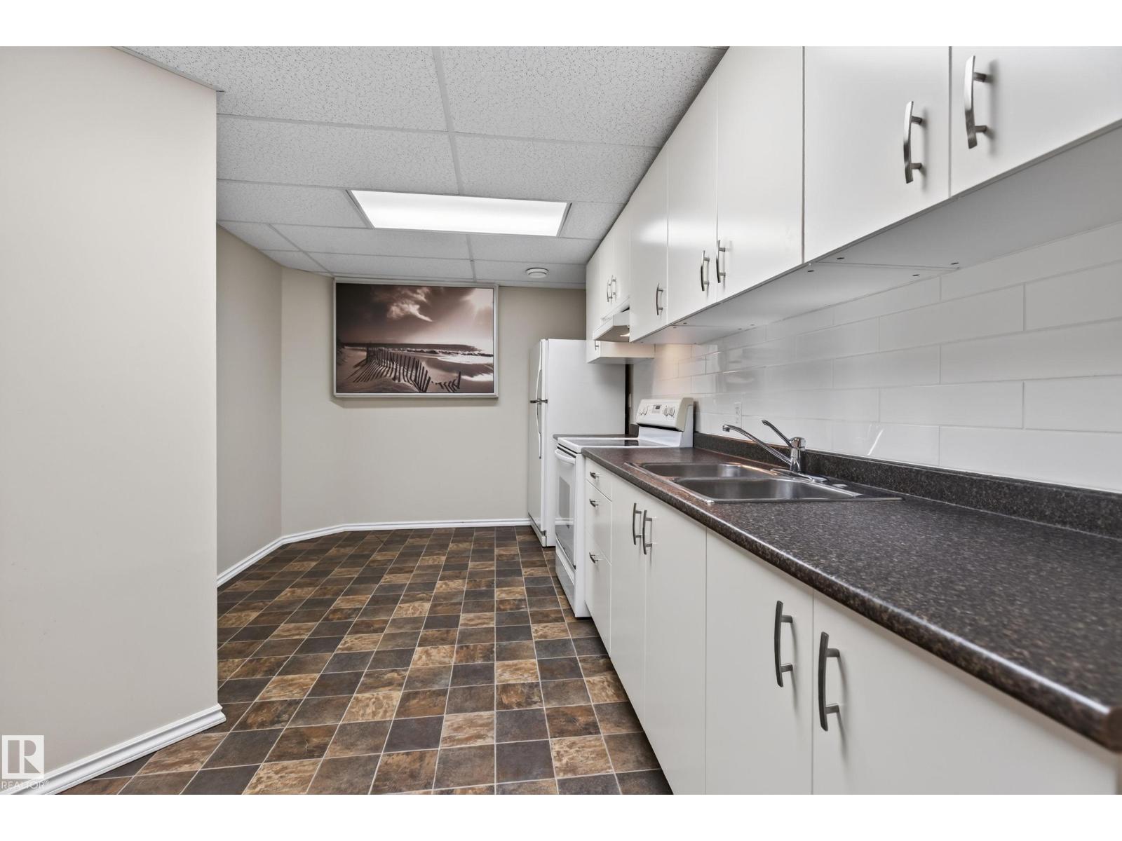 475 HIGHWOOD BV — photo 25