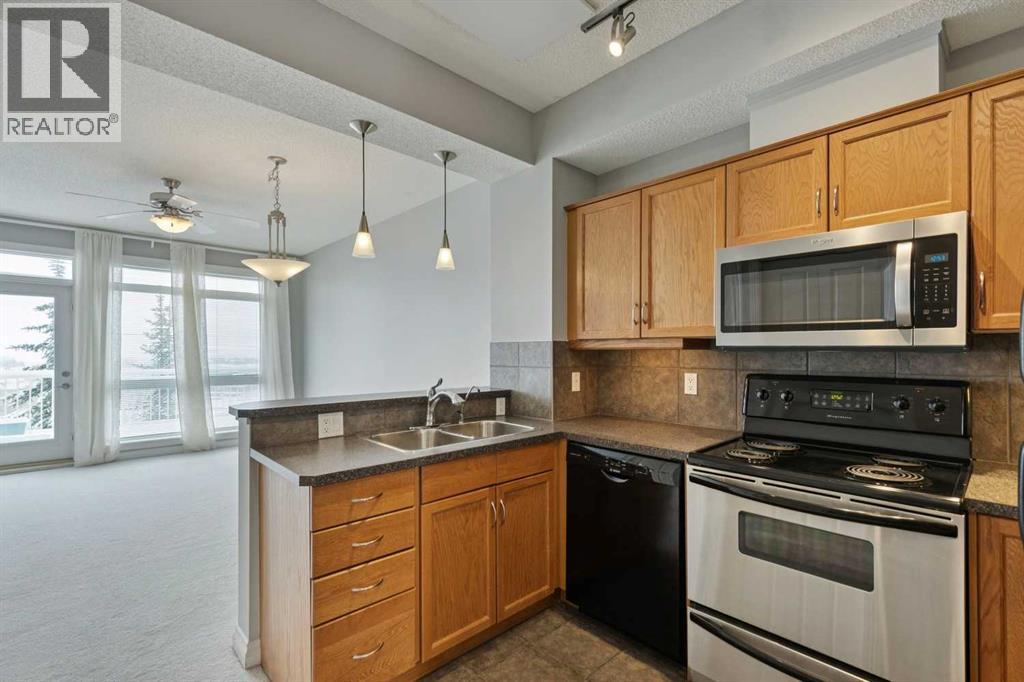 #14 133 Rockyledge View NW - 1