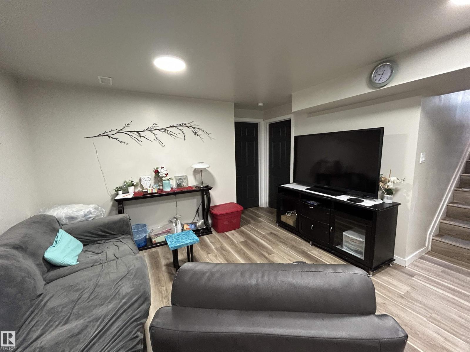 10924 30 ST NW - 15